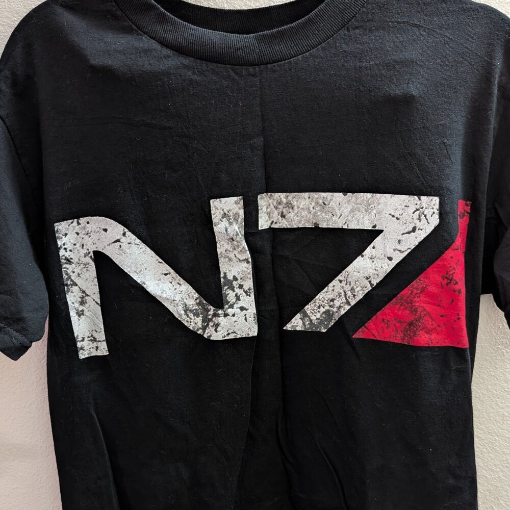 Distressed n7 mass effect t-shirt brand new without tags SMALL